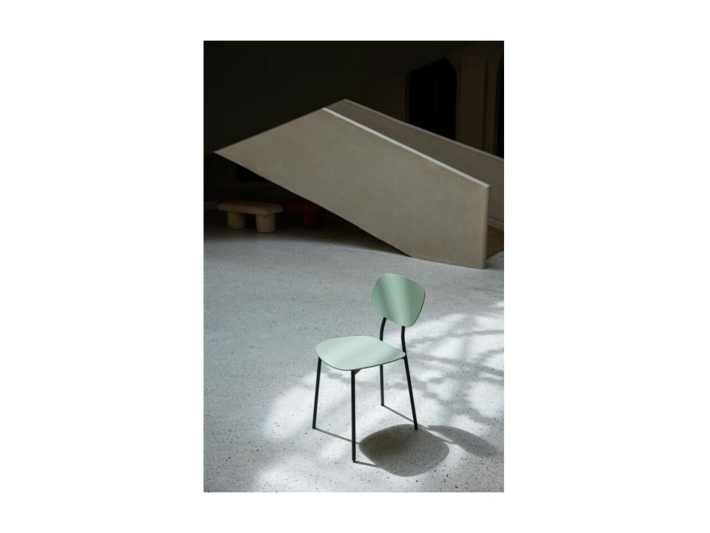 Green contemporary style chair with black metal legs - Vertchez model